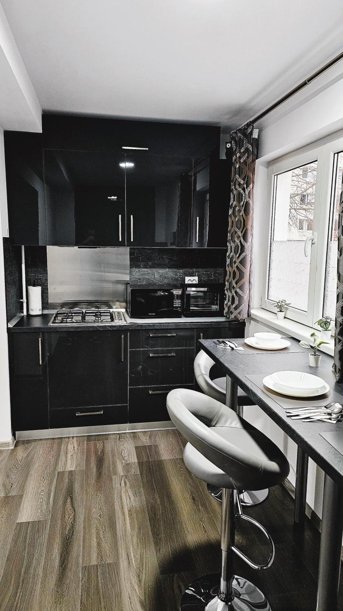 Spoil Yourself With Style, Comfort And Luxury - Tony'S Studios Luxury Piteşti Exteriör bild